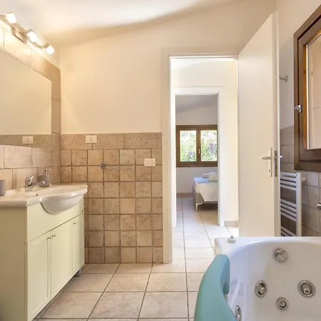 Amalthea Вилла Коста-Парадисо